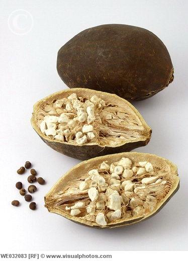 L'huile de baobab biologique sauvage issue de a graine du fruit